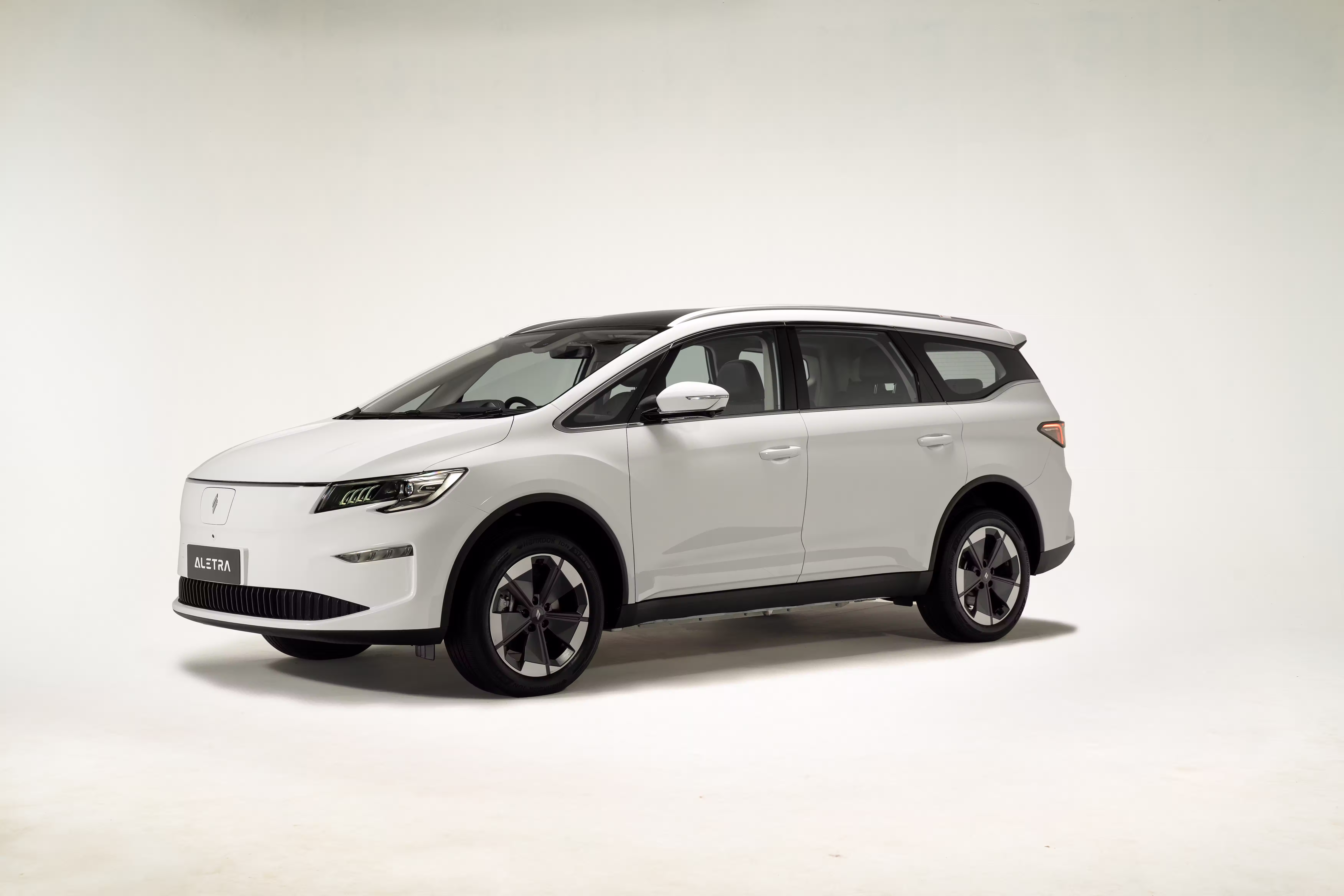 Aletra L8 EV - Silk White